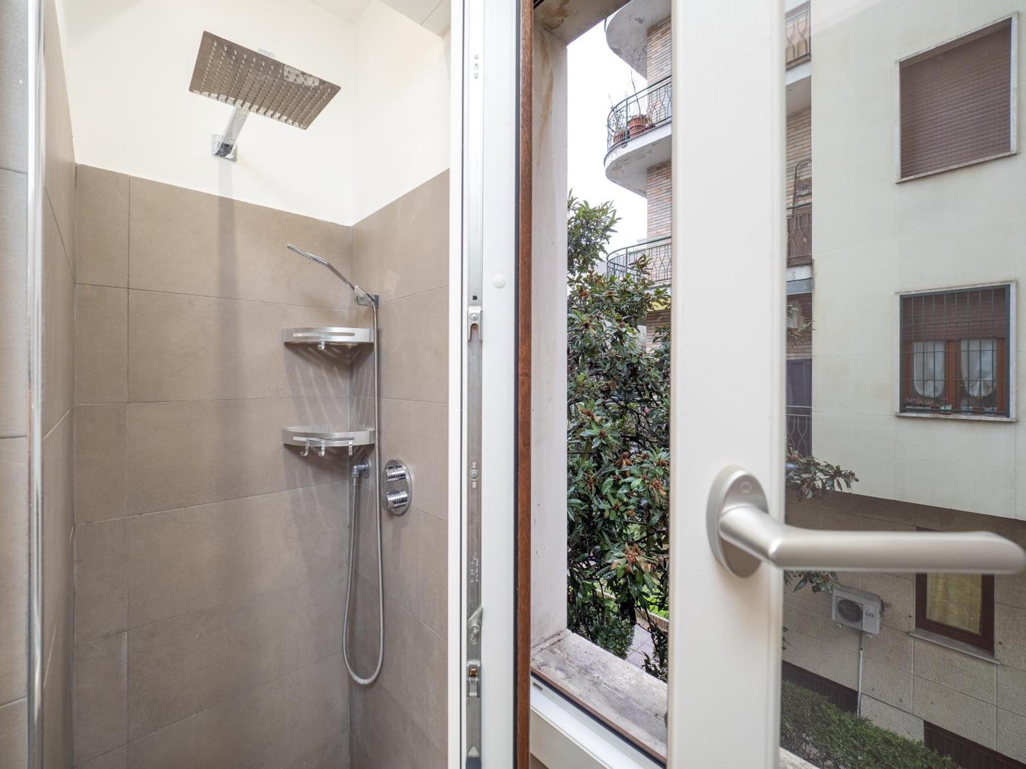 Milano 5 Guests - Modern Apt With Balcony מראה חיצוני תמונה