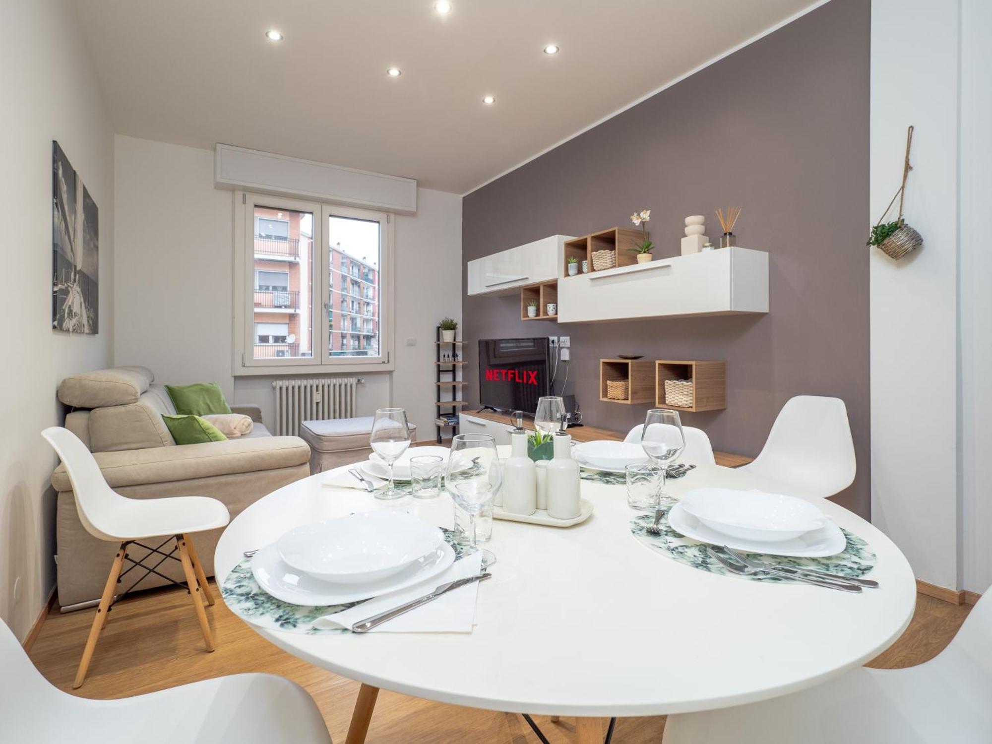 Milano 5 Guests - Modern Apt With Balcony מראה חיצוני תמונה