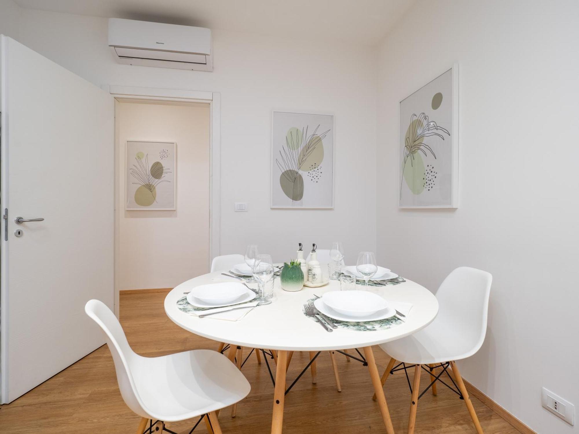 Milano 5 Guests - Modern Apt With Balcony מראה חיצוני תמונה
