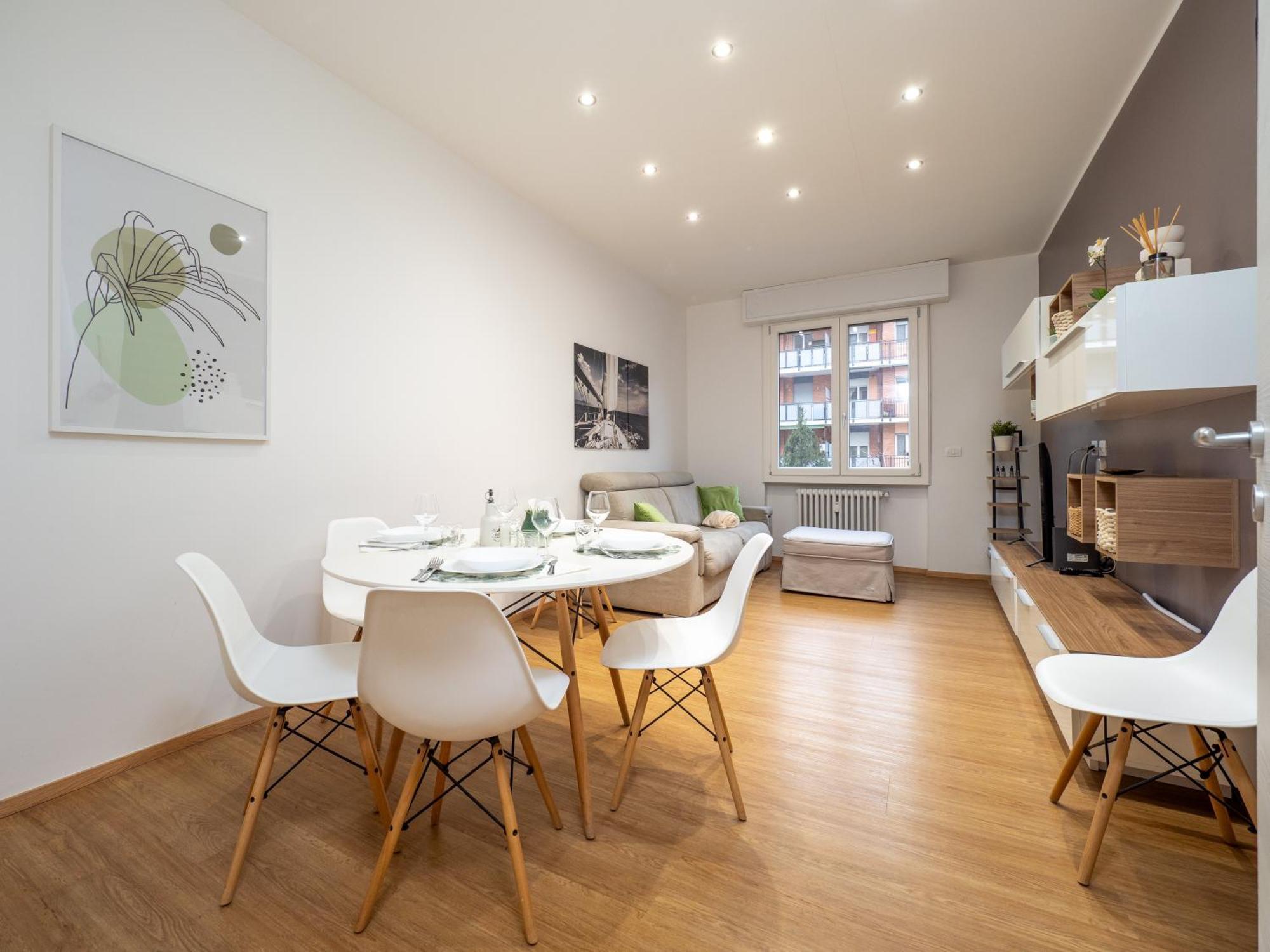 Milano 5 Guests - Modern Apt With Balcony מראה חיצוני תמונה